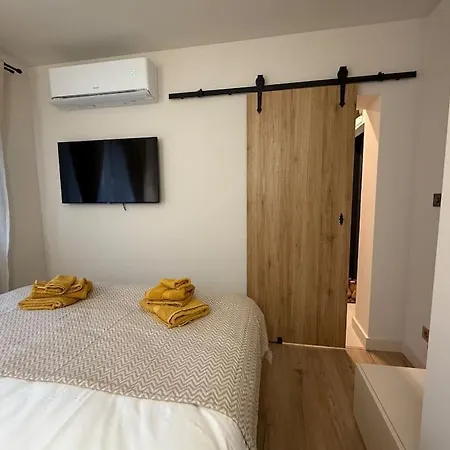 Cozy Design 1 Bedroom *