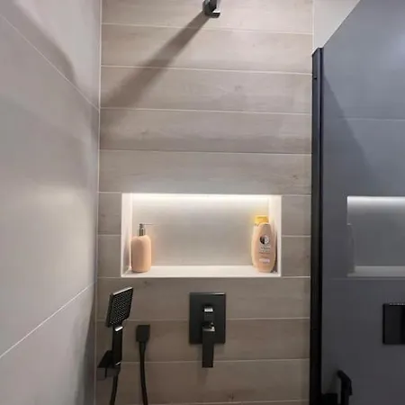 Apartment Cozy Design 1 Bedroom *
