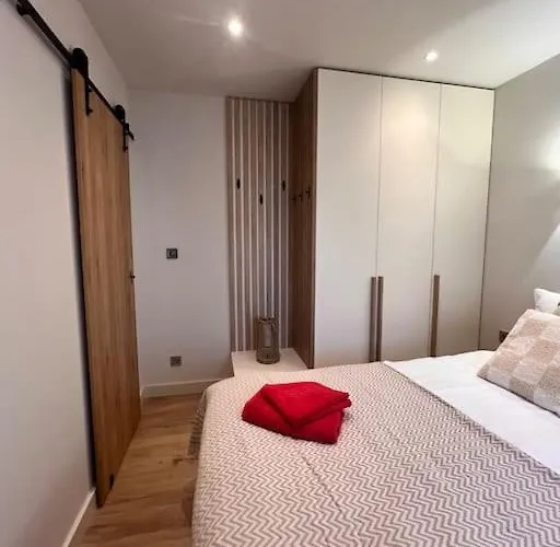 Cozy Design 1 Bedroom *